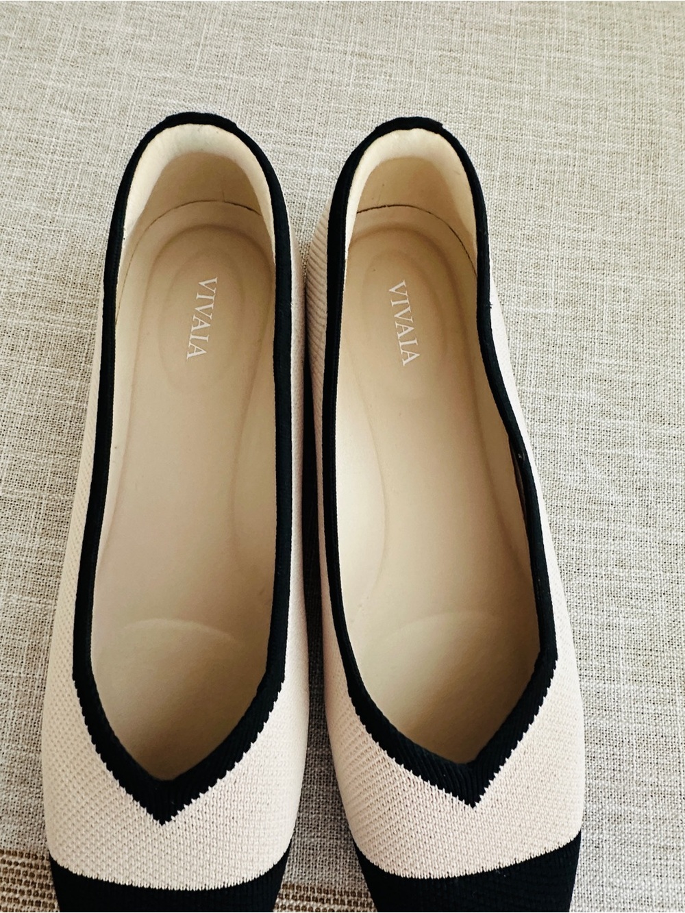 VIVAIA Women's Two-Tone Black and Cream Knit Ballet Flats - Picture 3 of 10